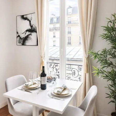 Arc De Triomphe - Premium Family For 5 Apartman *