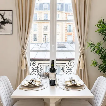 Arc De Triomphe - Premium Family For 5 Apartman *
